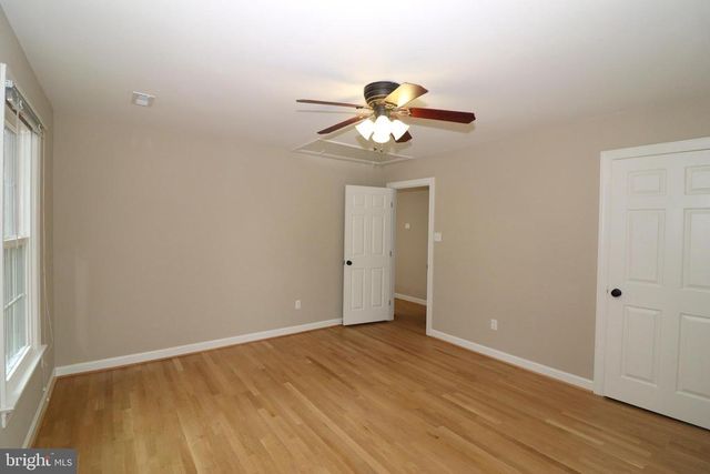 6885 WALNUT HEIGHTS DR, Warrenton, VA 20186