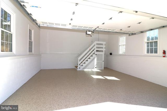 6885 WALNUT HEIGHTS DR, Warrenton, VA 20186