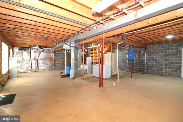 6885 WALNUT HEIGHTS DR, Warrenton, VA 20186