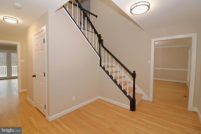 6885 WALNUT HEIGHTS DR, Warrenton, VA 20186