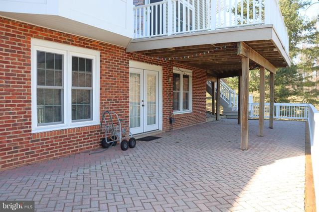 6885 WALNUT HEIGHTS DR, Warrenton, VA 20186