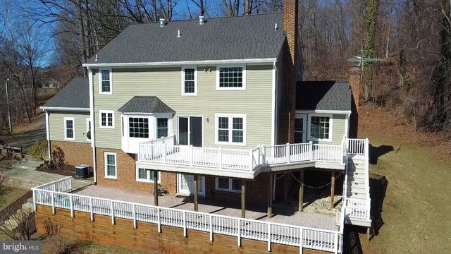 6885 WALNUT HEIGHTS DR, Warrenton, VA 20186