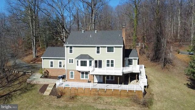 6885 WALNUT HEIGHTS DR, Warrenton, VA 20186