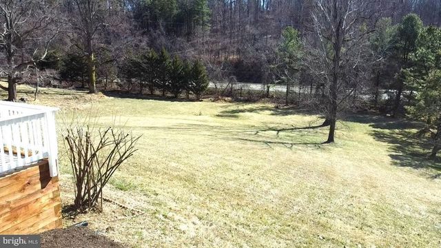 6885 WALNUT HEIGHTS DR, Warrenton, VA 20186