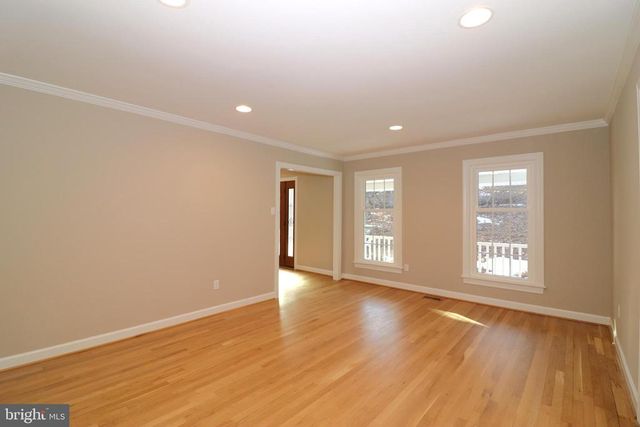 6885 WALNUT HEIGHTS DR, Warrenton, VA 20186