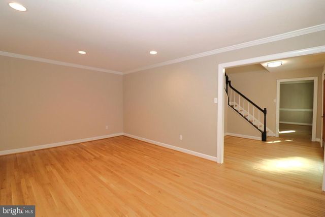 6885 WALNUT HEIGHTS DR, Warrenton, VA 20186