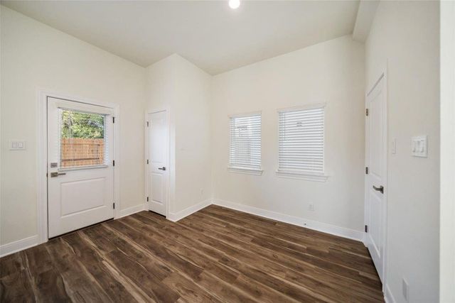 412 W Marlin Street, Willis, TX 77378