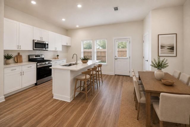 412 W Marlin Street, Willis, TX 77378