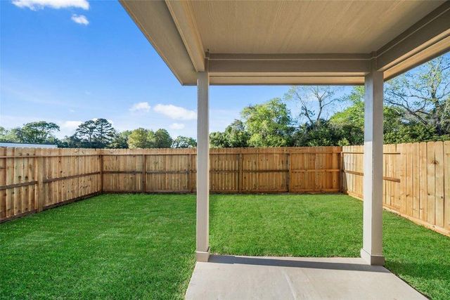 412 W Marlin Street, Willis, TX 77378