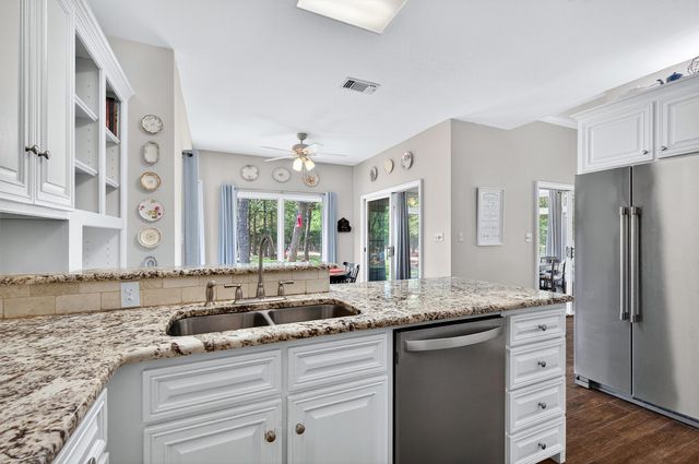 115 E Kiowa Drive, Gainesville, TX 76240