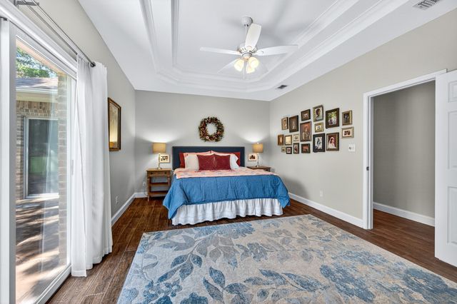 115 E Kiowa Drive, Gainesville, TX 76240