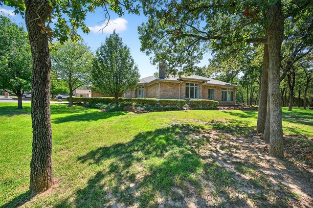 115 E Kiowa Drive, Gainesville, TX 76240