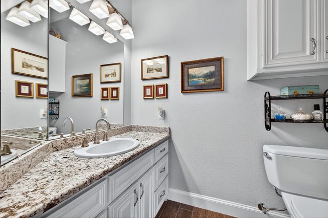 115 E Kiowa Drive, Gainesville, TX 76240