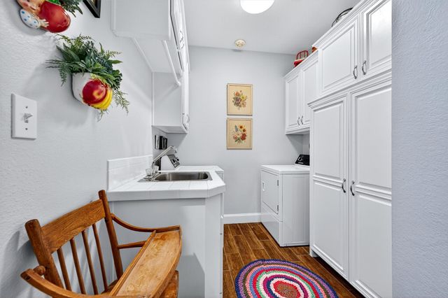 115 E Kiowa Drive, Gainesville, TX 76240