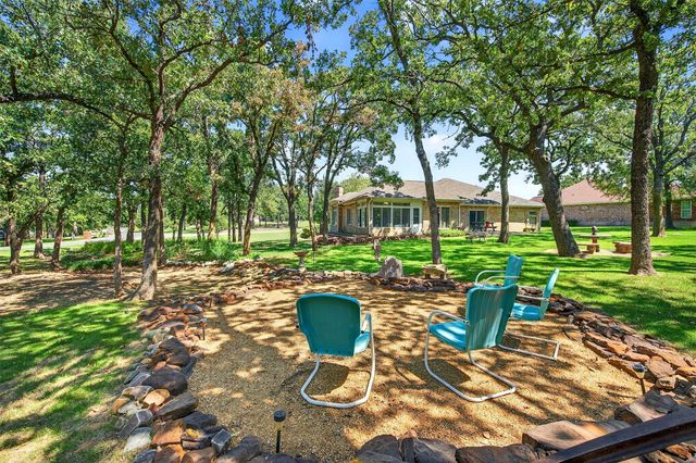 115 E Kiowa Drive, Gainesville, TX 76240