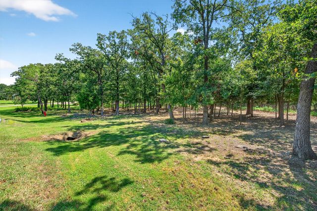 115 E Kiowa Drive, Gainesville, TX 76240