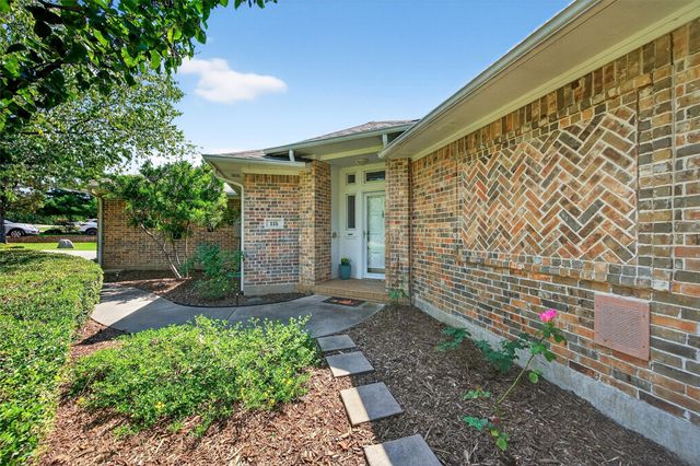 115 E Kiowa Drive, Gainesville, TX 76240