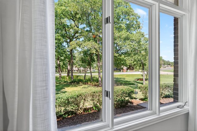 115 E Kiowa Drive, Gainesville, TX 76240