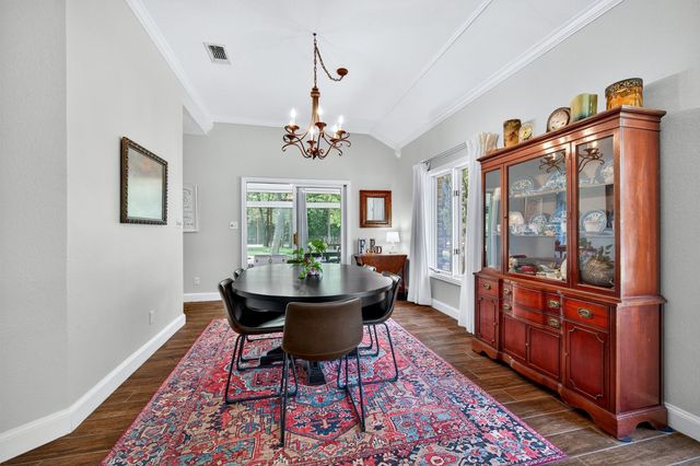 115 E Kiowa Drive, Gainesville, TX 76240