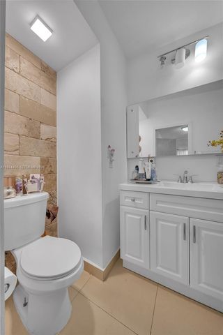 213 W 20th Street, Hialeah, FL 33010