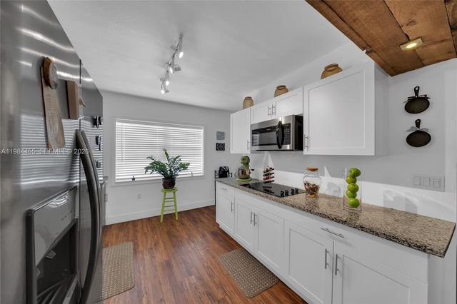 213 W 20th Street, Hialeah, FL 33010