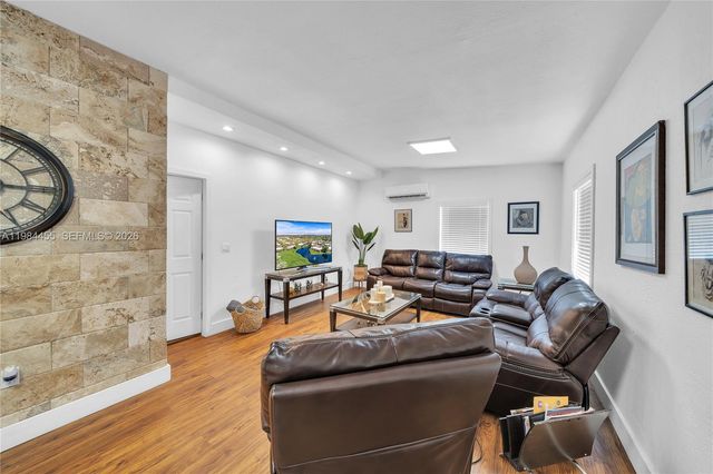 213 W 20th Street, Hialeah, FL 33010