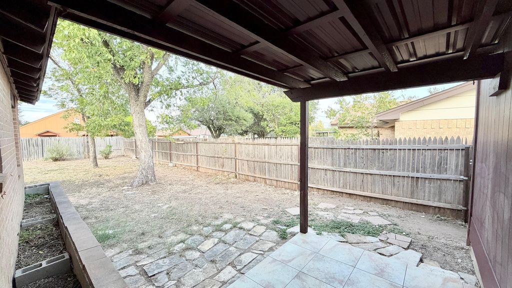 Image 11 of property listing at 2756 Eunice Drive, San Angelo, TX 76901