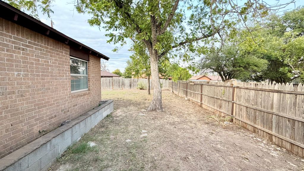 Image 12 of property listing at 2756 Eunice Drive, San Angelo, TX 76901
