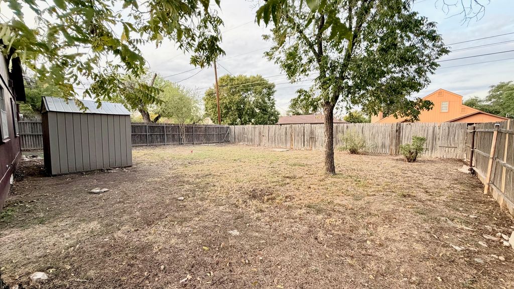 Image 13 of property listing at 2756 Eunice Drive, San Angelo, TX 76901
