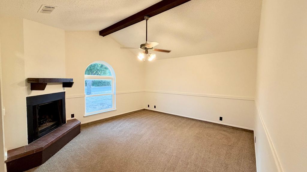 Image 2 of property listing at 2756 Eunice Drive, San Angelo, TX 76901