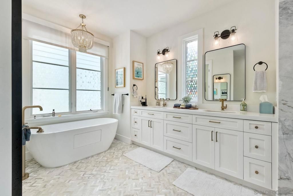 Image 17 of property listing at 776 Silvergate Ave, San Diego, CA 92106