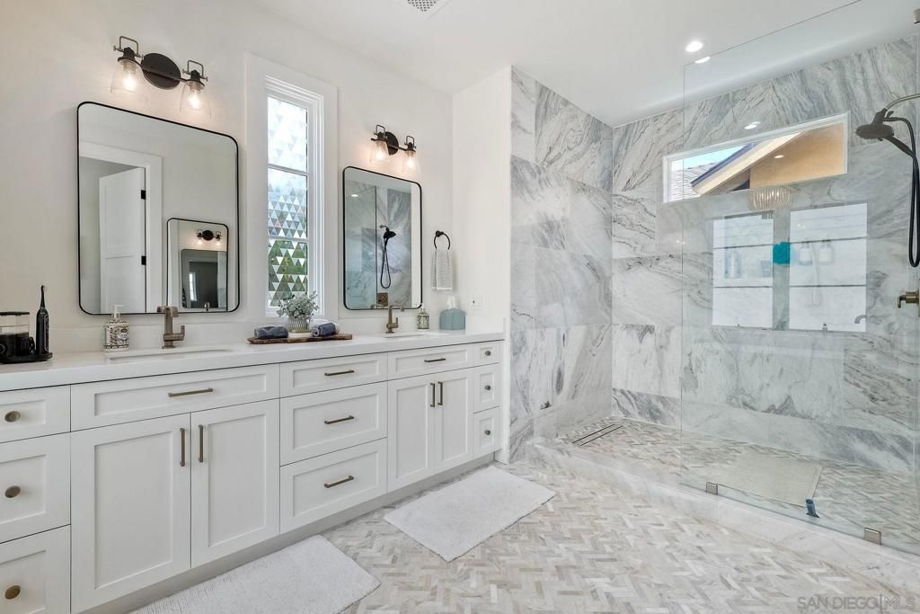 Image 18 of property listing at 776 Silvergate Ave, San Diego, CA 92106