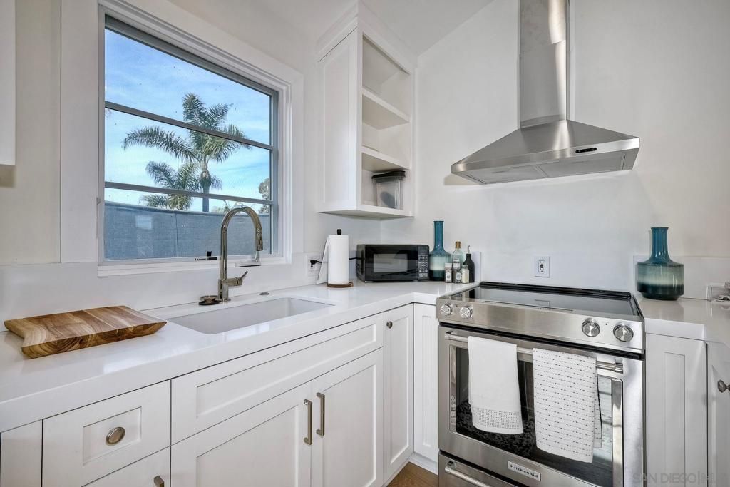 Image 25 of property listing at 776 Silvergate Ave, San Diego, CA 92106