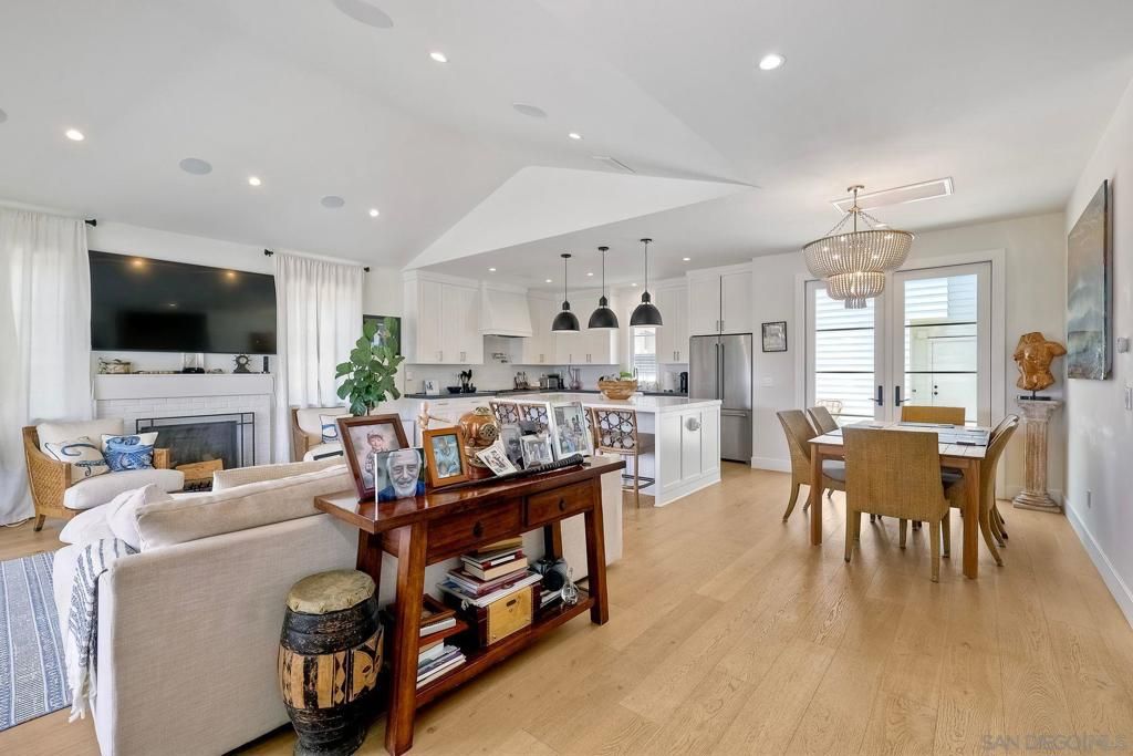 Image 3 of property listing at 776 Silvergate Ave, San Diego, CA 92106