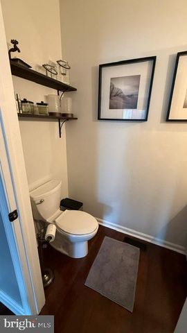 25 RED GRAVEL CIR, Sicklerville, NJ 08081