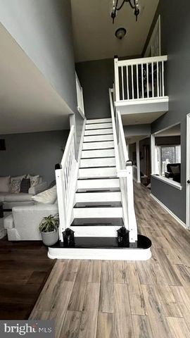 25 RED GRAVEL CIR, Sicklerville, NJ 08081