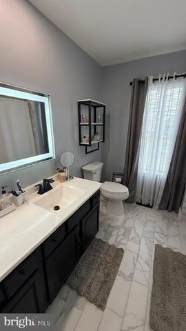 25 RED GRAVEL CIR, Sicklerville, NJ 08081