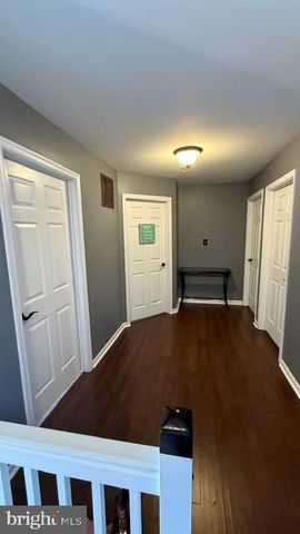 25 RED GRAVEL CIR, Sicklerville, NJ 08081