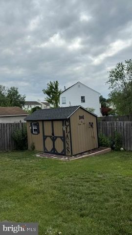 25 RED GRAVEL CIR, Sicklerville, NJ 08081