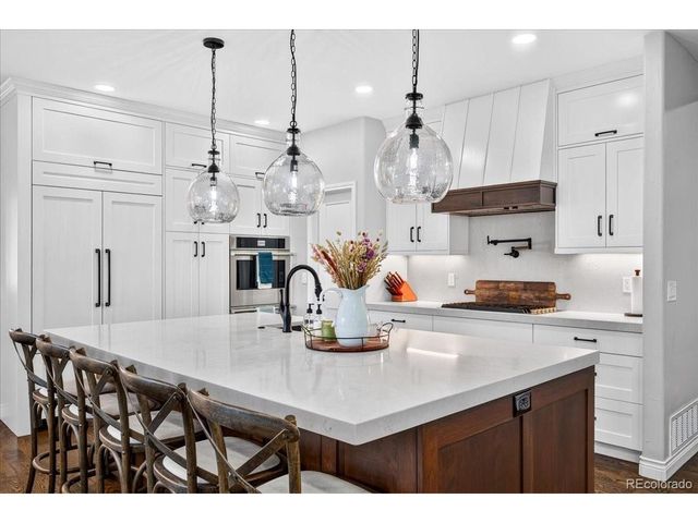 7086 Turweston Ln, Castle Pines, CO 80108