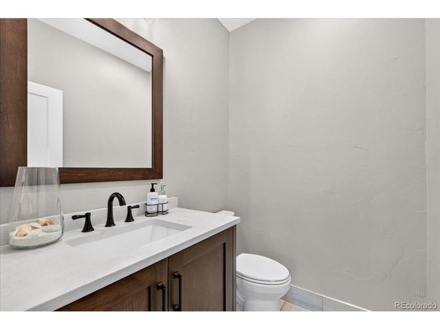 7086 Turweston Ln, Castle Pines, CO 80108