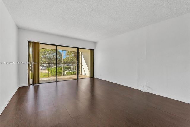 230 Lakeview Dr 206, Weston, FL 33326