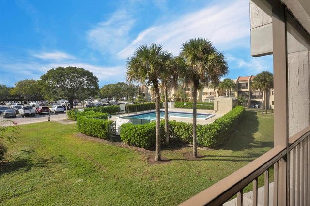 230 Lakeview Dr 206, Weston, FL 33326