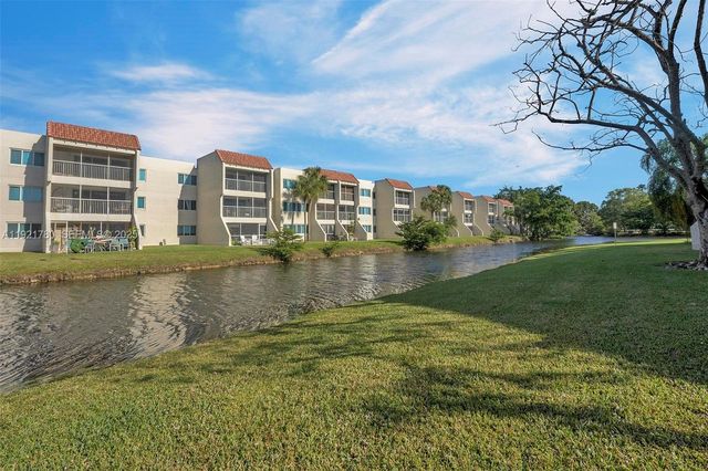 230 Lakeview Dr 206, Weston, FL 33326