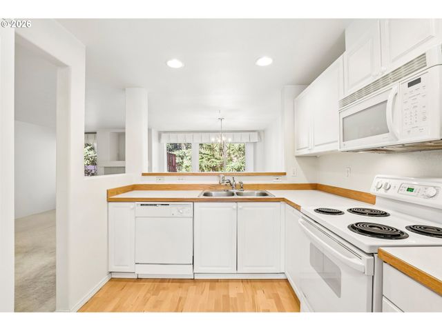 16121 Sw AUDUBON St 103, Beaverton, OR 97003