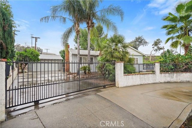 14746 Jaguar, San Fernando, CA 91345