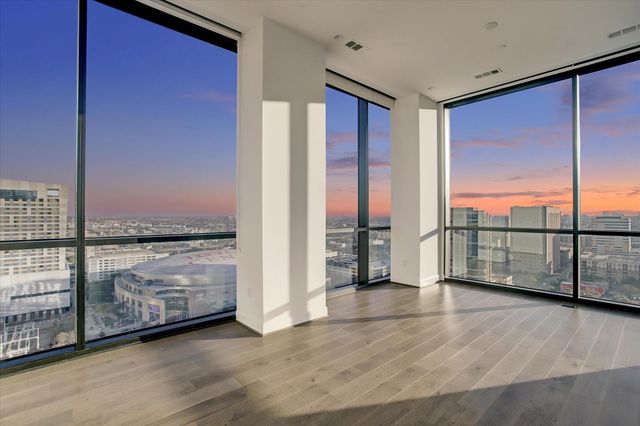 1211 Caroline Street 2002, Houston, TX 77002