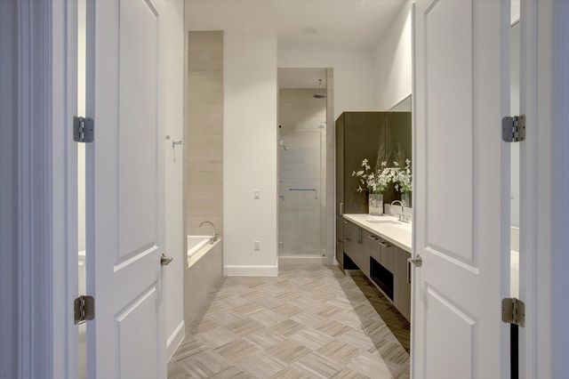 1211 Caroline Street 2002, Houston, TX 77002