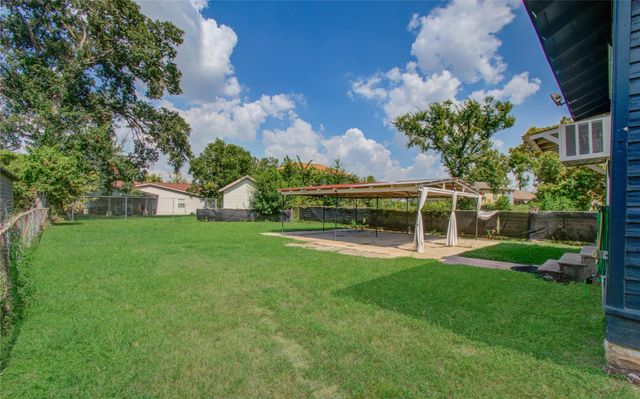 901 Boundary Street, Houston, TX 77009