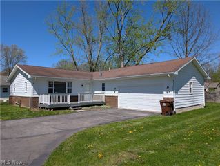 17604 Olive Avenue, Lake Milton, OH 44429